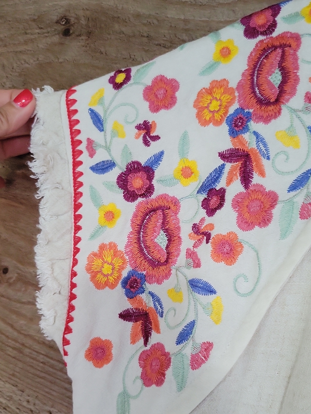 Umgee Size Small Cream Tunic with Colorful Embroidered Sleeves - Picture 3 of 7